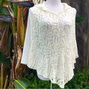 🛍️ Winter white embroidered poncho